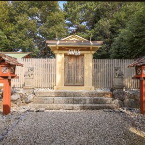 八代神社の社殿