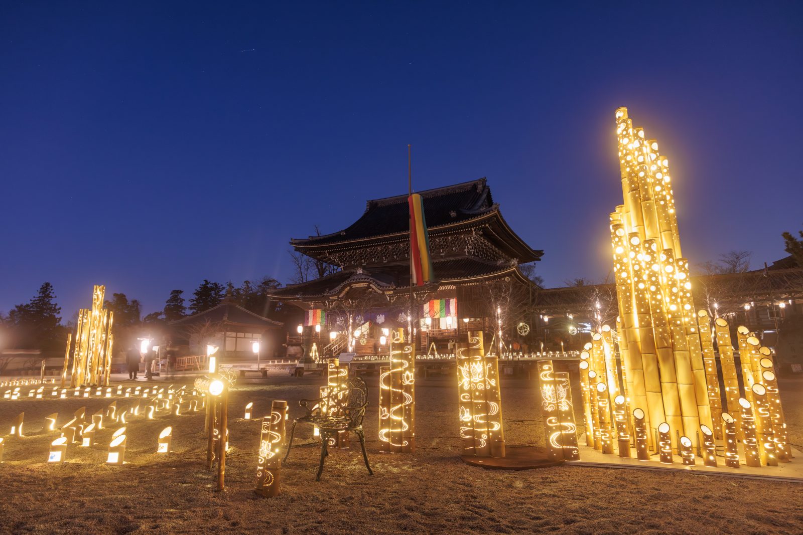 高田本山のお七夜が1月9日からスタート。東海最大級「3000本の竹あかり」が展示されます