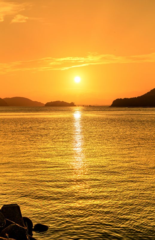 桃取港から眺める美しい夕焼け
