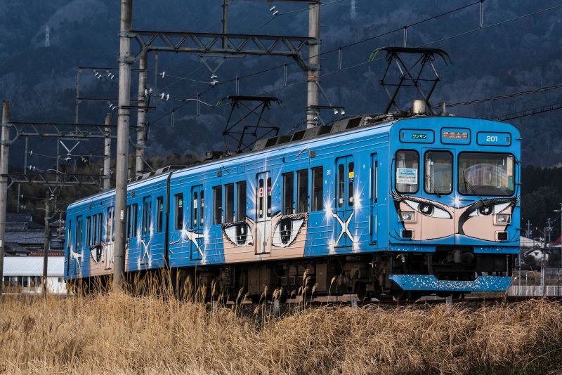 青い忍者列車