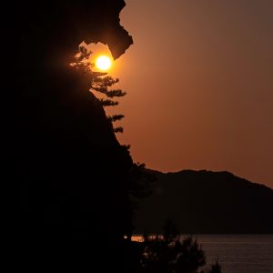 獅子岩と朝陽